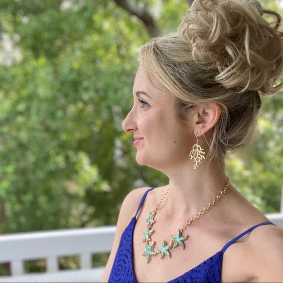 NWT Gold Coral Drop Style Earrings - Picture 3 of 6